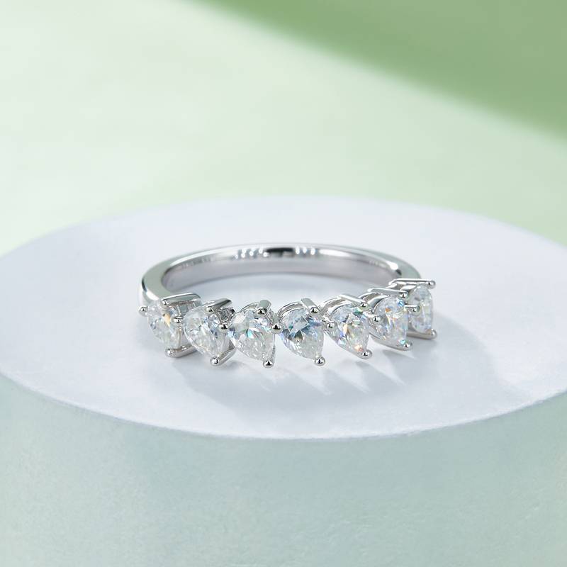 Pear shaped S925 silver plated platinum moissanite diamond women's ring 2.1 carats D-grade